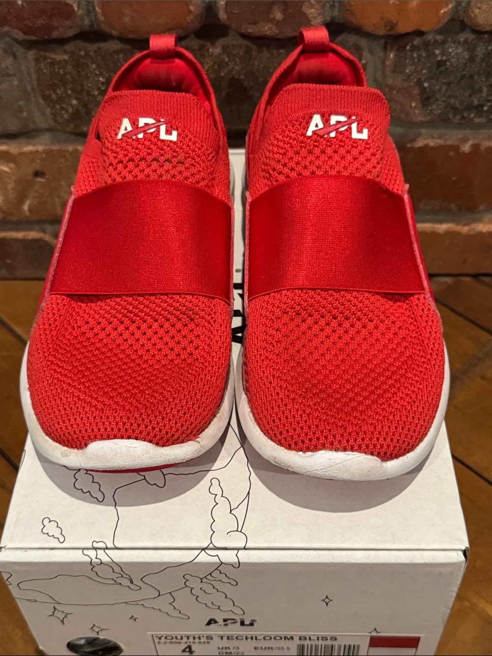 APL Youth Size 4 Red Trxhloom Bliss Slip-On Knit Sneakers with Elastic Strap